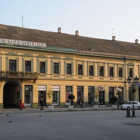 Hotel Vojvodina โนวีซาด ภายนอก รูปภาพ